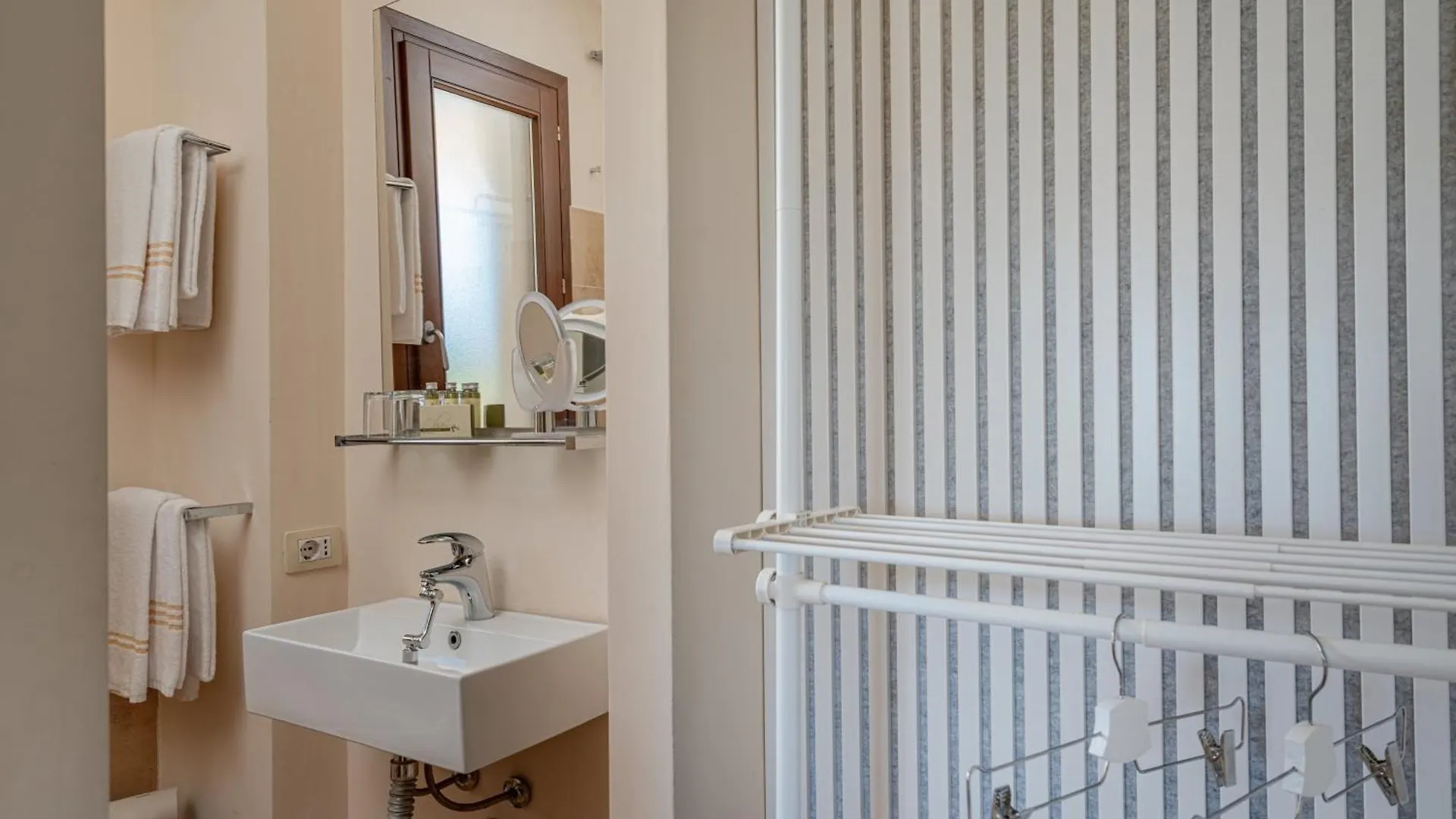 Residenze Su Loi Διαμέρισμα La Maddalena